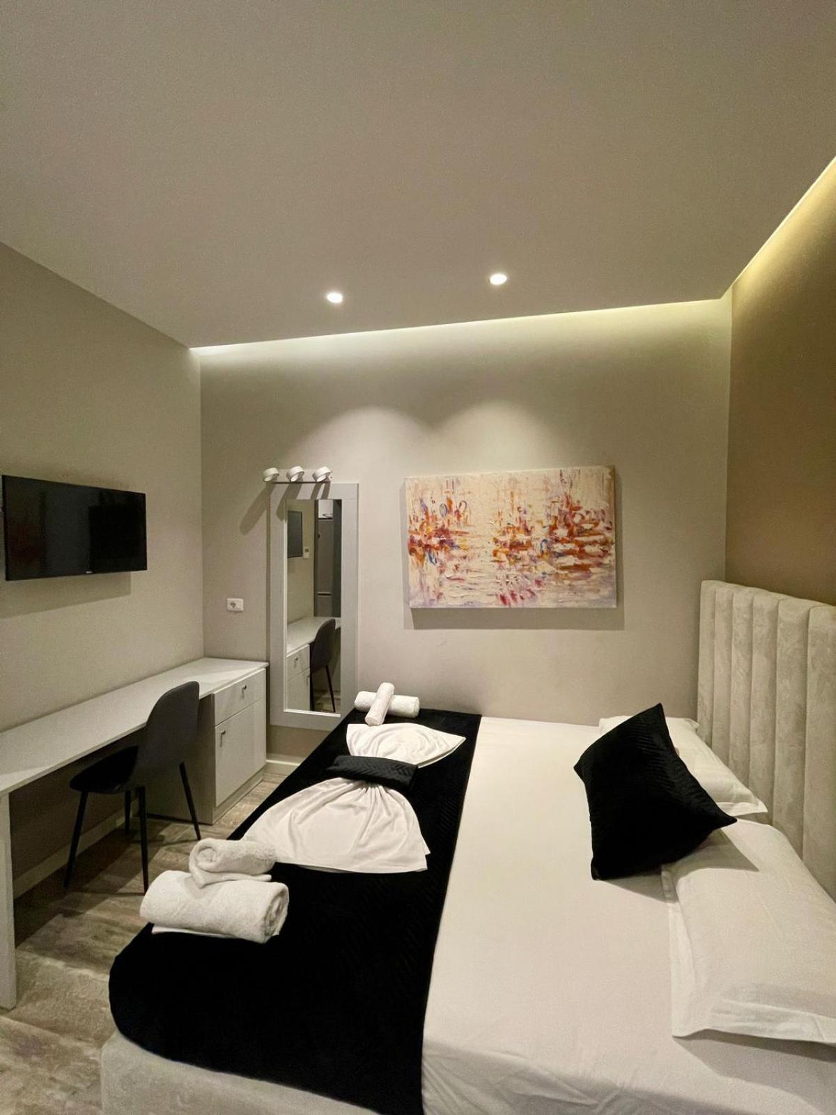 Premium City Studio & Suite Тирана Екстериор снимка