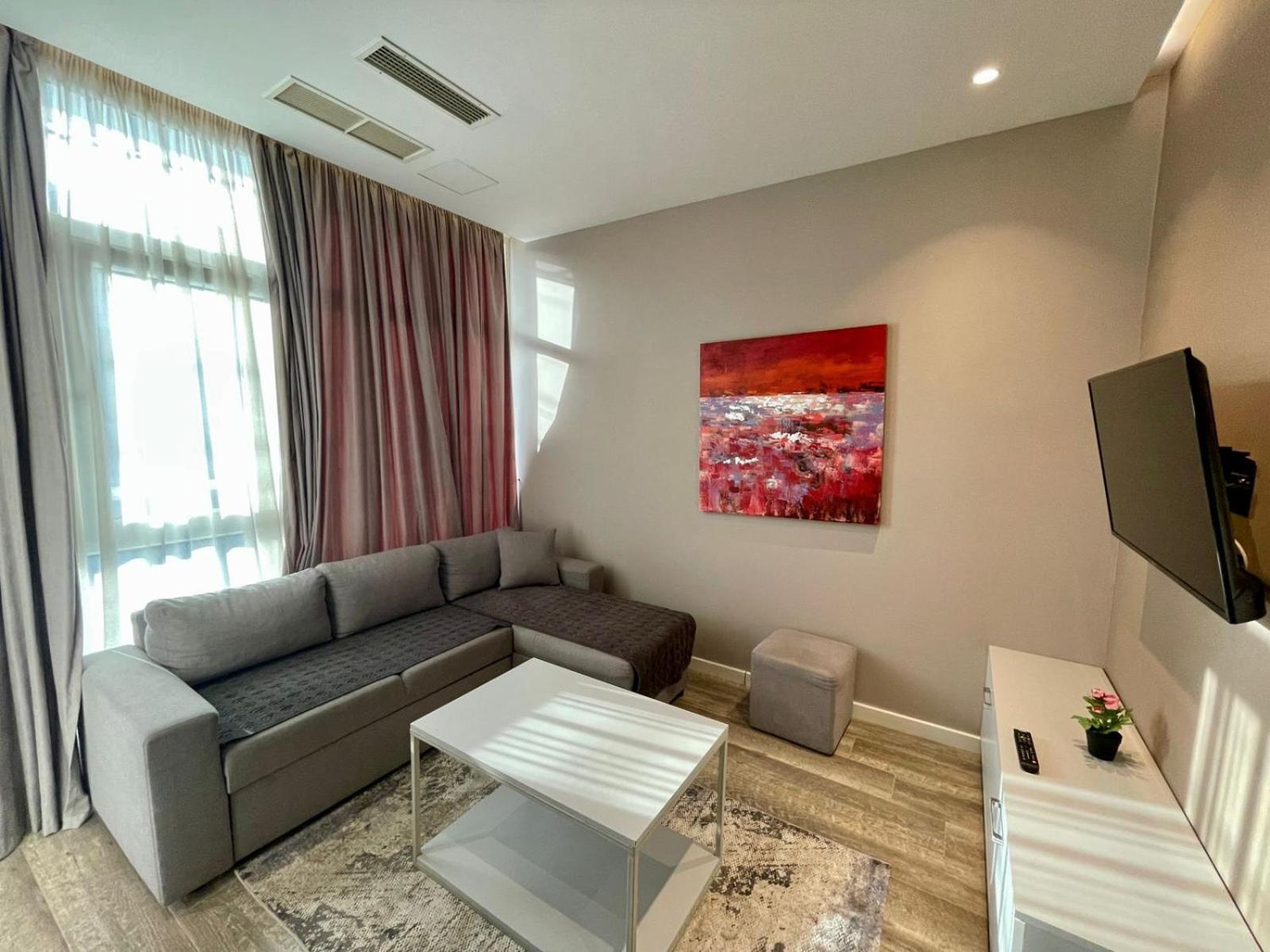 Premium City Studio & Suite Тирана Екстериор снимка