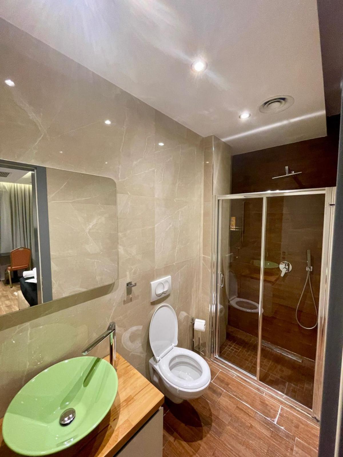 Premium City Studio & Suite Тирана Екстериор снимка