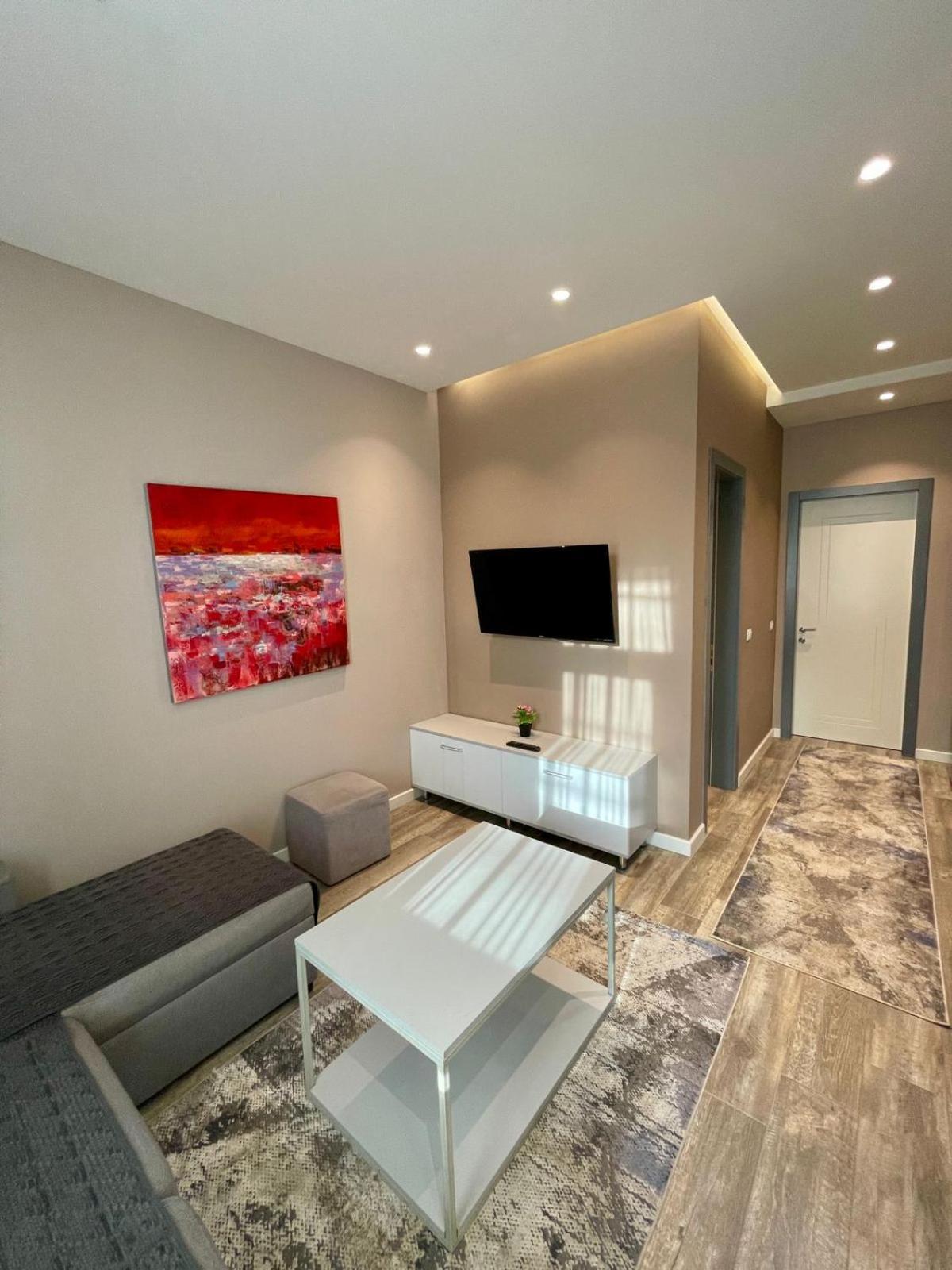 Premium City Studio & Suite Тирана Екстериор снимка